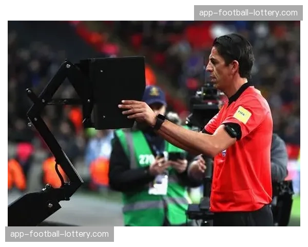 NHL理事会通过决议，下赛季将试行扩大裁判视频回放范围